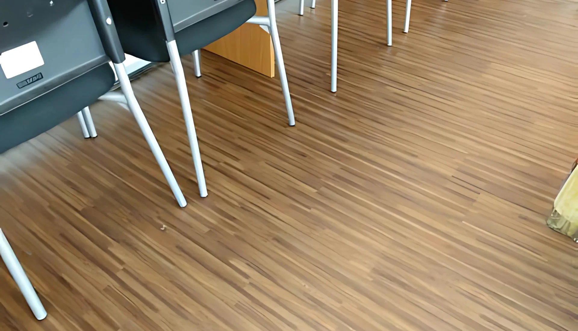 Gloval Vinyl – Sheet Vinyl Flooring Hero Section (3)